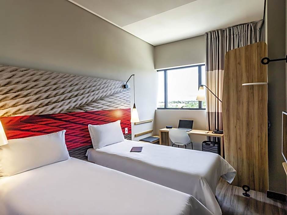 Ibis Palmas Avenida JK