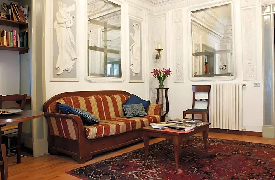 Miseria e Nobilta' Bed and Breakfast