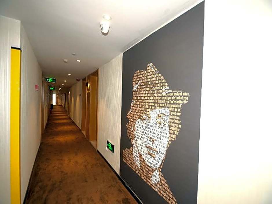 IU Hotel Baoding Goverment Shidai