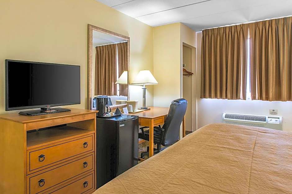 Quality Inn & Suites Fairview - Erie