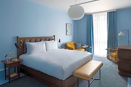 1 King Bed Courtyard View With Sofa Bed Deluxe