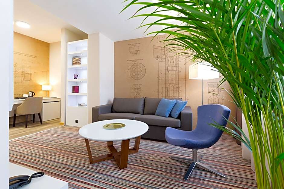 Hotel TESLA - Smart Stay Garni