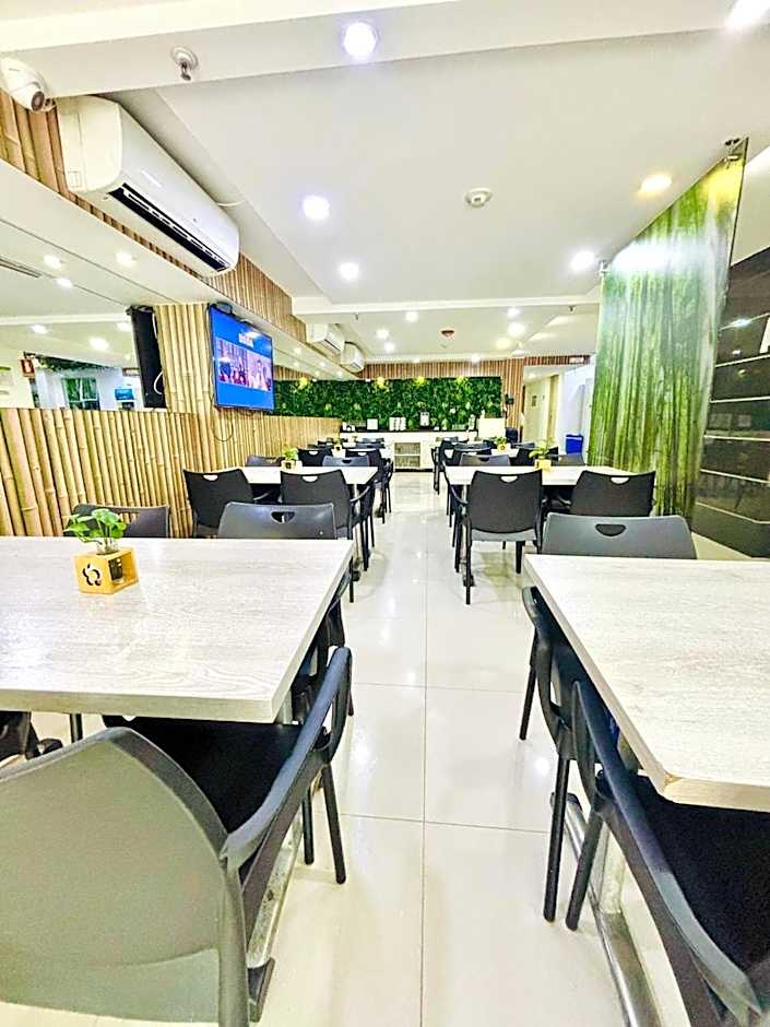 Hotel Laureles Plaza
