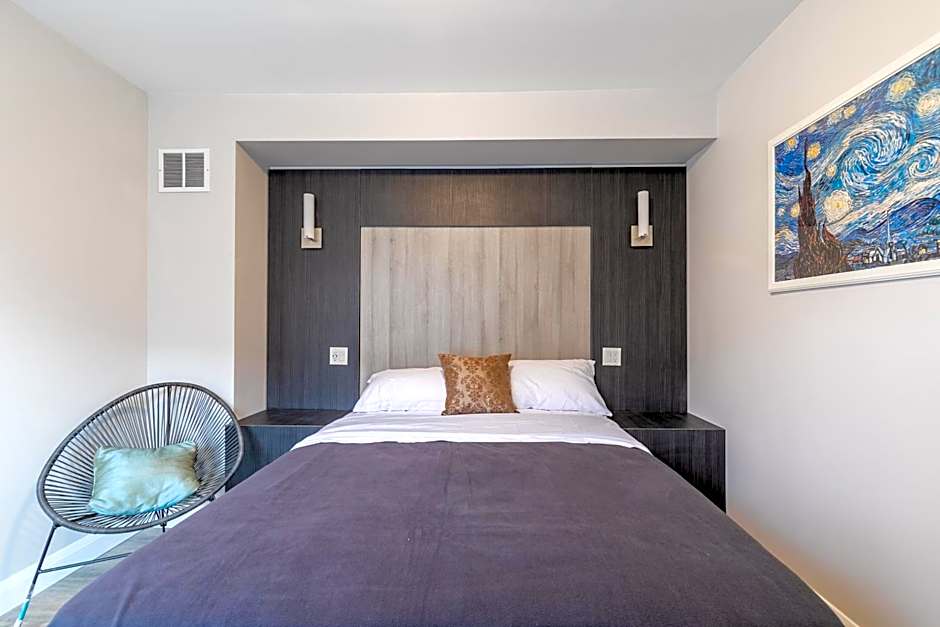 Beautiful renovated home 3 mins drive to Fall
