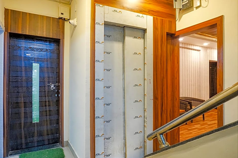 FabHotel Tan Square - Nr. Eon IT Park