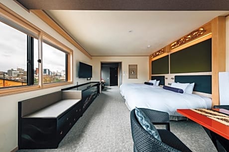 Corner Premium Twin Room with City View