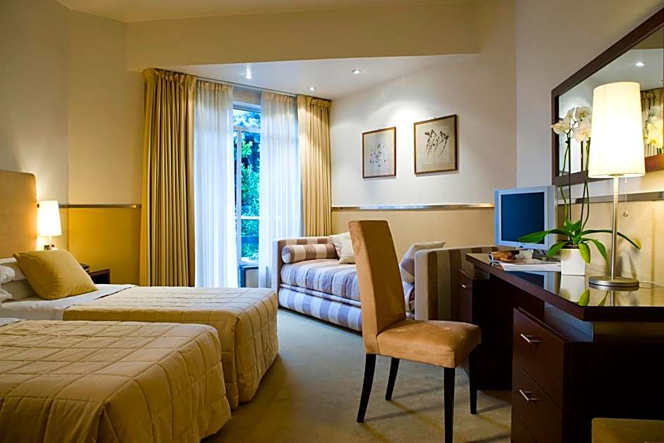 Mini Palace Hotel