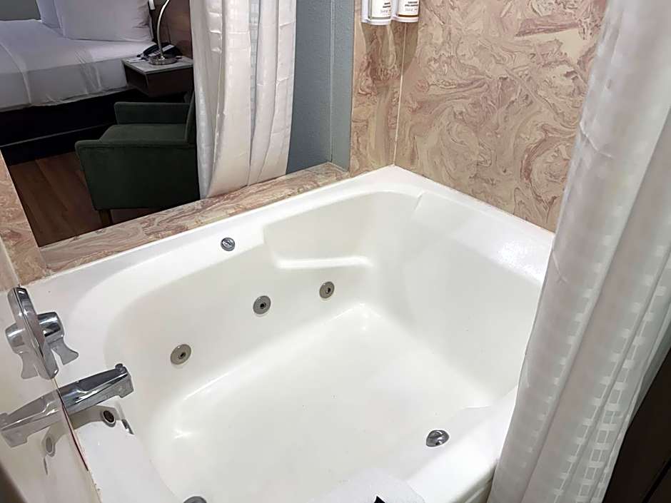 Wingate by Wyndham Livonia