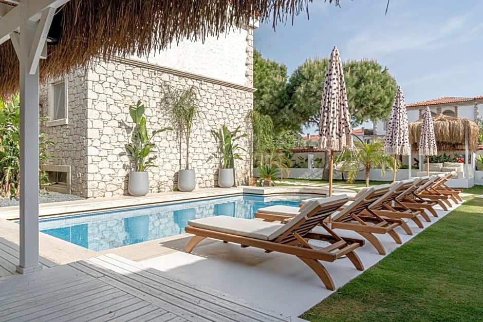 Sandal Alaçatı - Adult Only