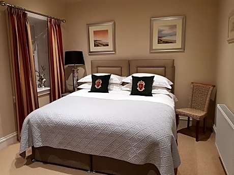 Twin Room with Private Bathroom