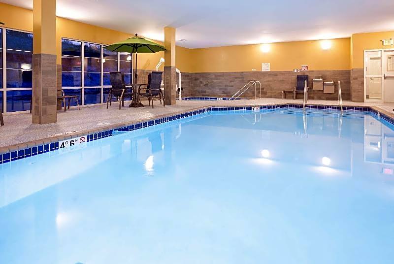 GrandStay Cannon Falls