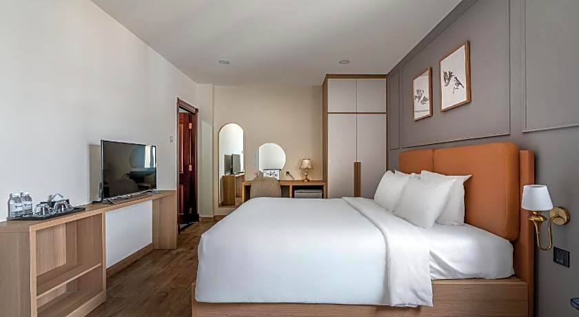 SAZI Resin Hotel - Free Nails HairWash