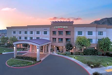 Courtyard by Marriott Santa Clarita Valencia