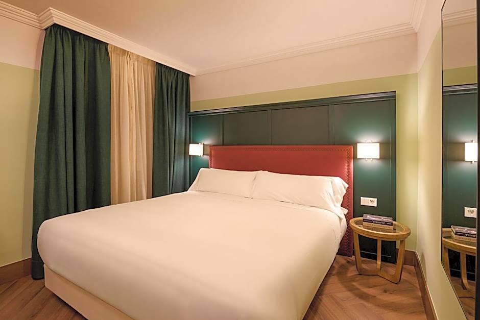 Honest Granada Hotel