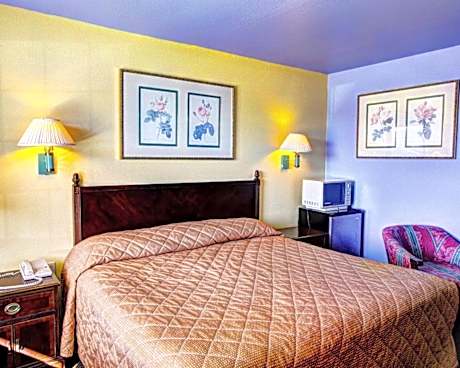 King Room - Non-Smoking