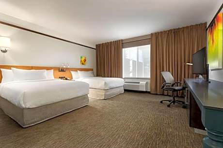 Queen Room with Two Queen Beds - Hearing Access