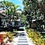 Tropical Palm Resort.