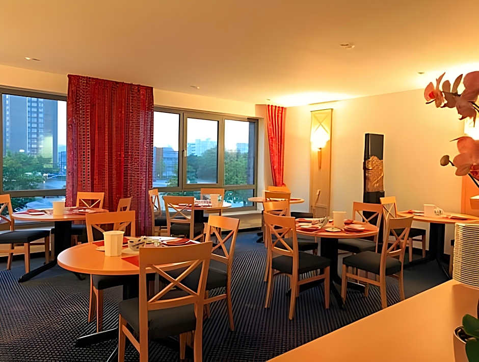 Hotel NEAR BY