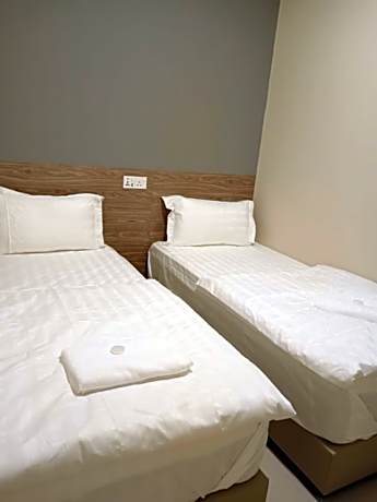 Twin Room with Private Bathroom