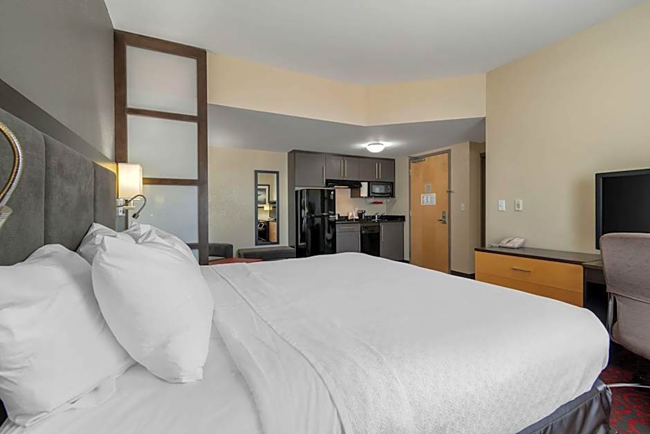 Best Western Plus Eastgate Inn & Suites