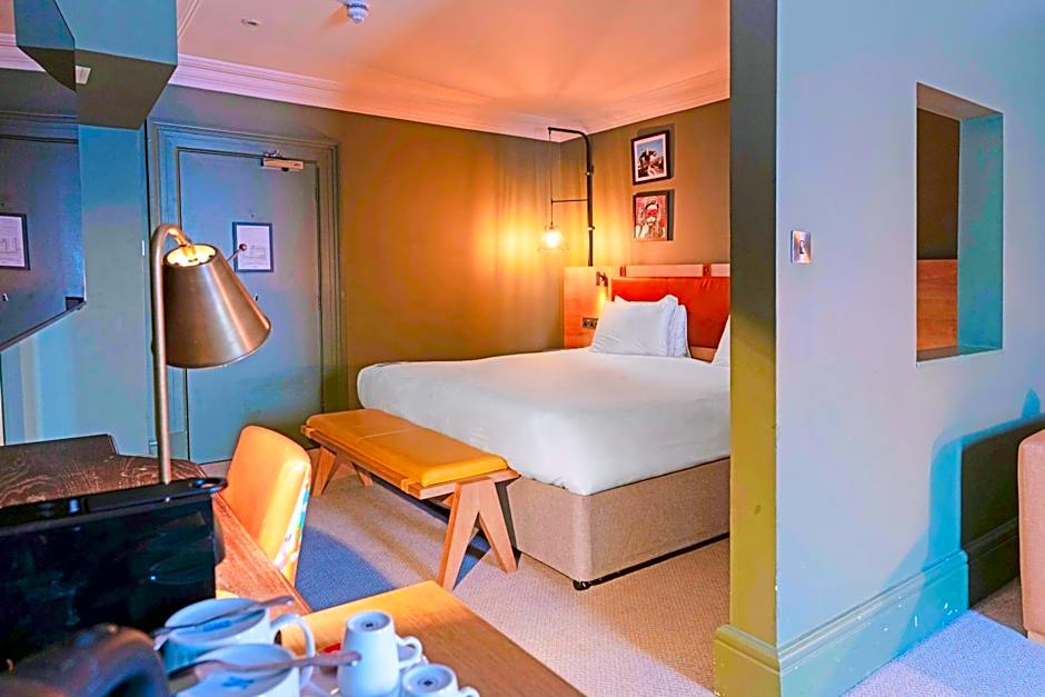 Bristol Grand Hotel By Sunday