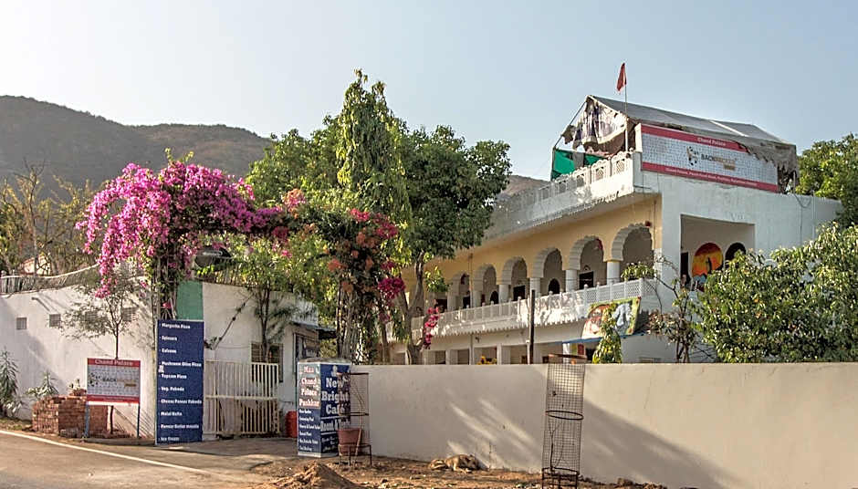 Backpacker Panda Chand Palace