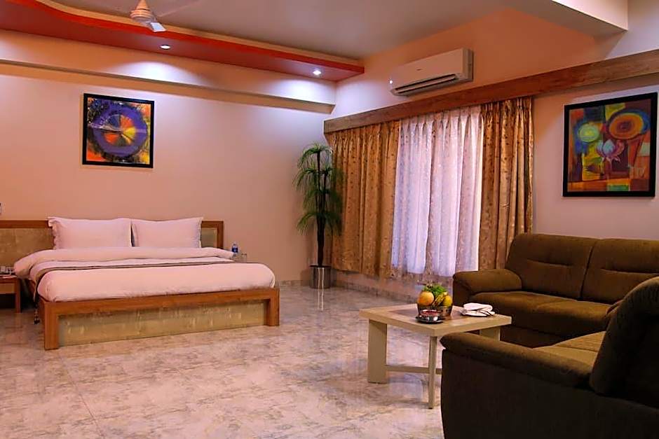 Lion Lords Inn-Rajula