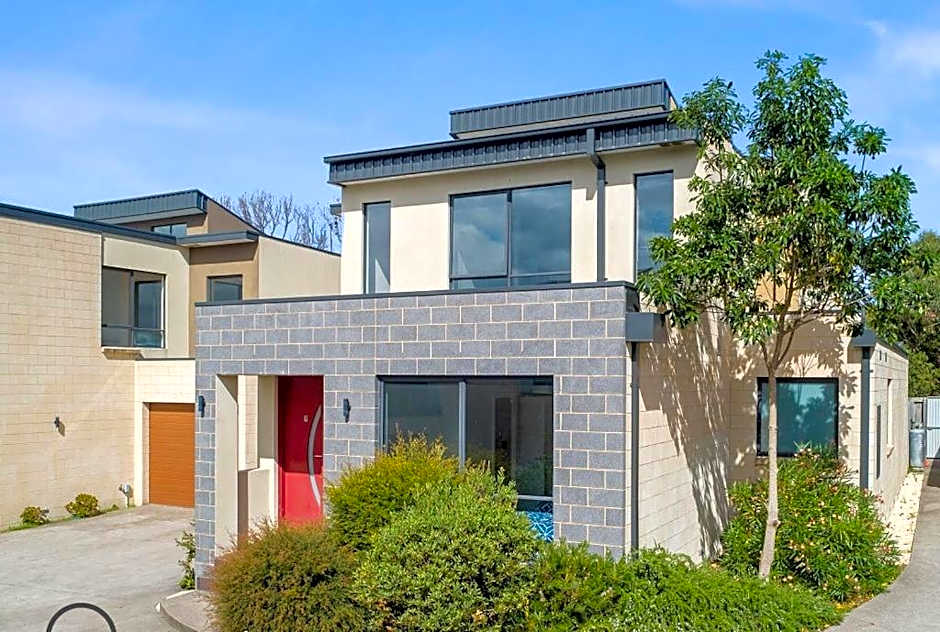 Apollo Bay Seal Apartments