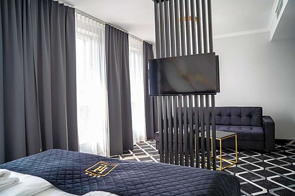 Hotel Lantier & Swimming Pool Zone