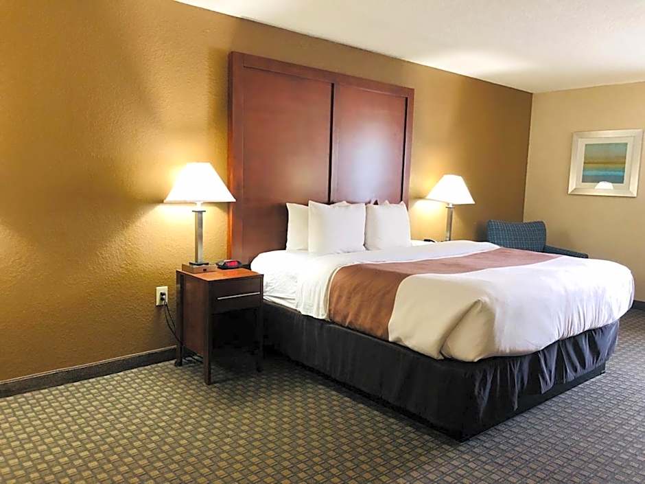 Photo 1 of 6 of 1 King Bed