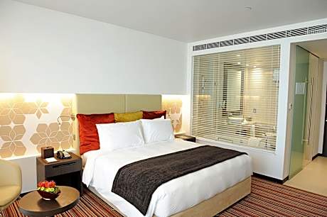 1 King Bed 1 Bedroom Suite Lounge Accessibleess