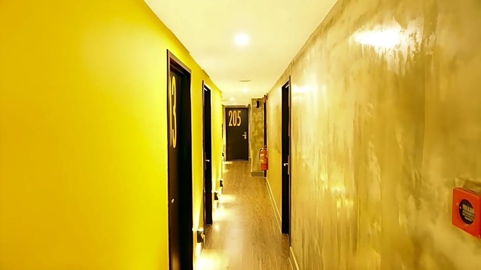 Monaco Boutique Hotel Kampung Air