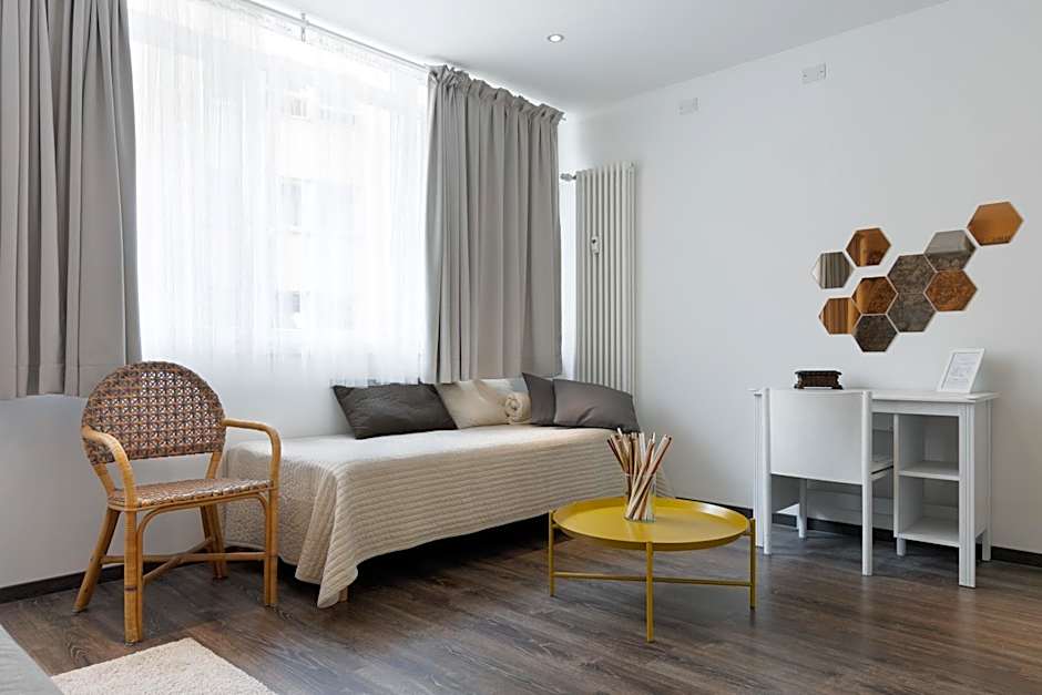 Francis Superior Rooms