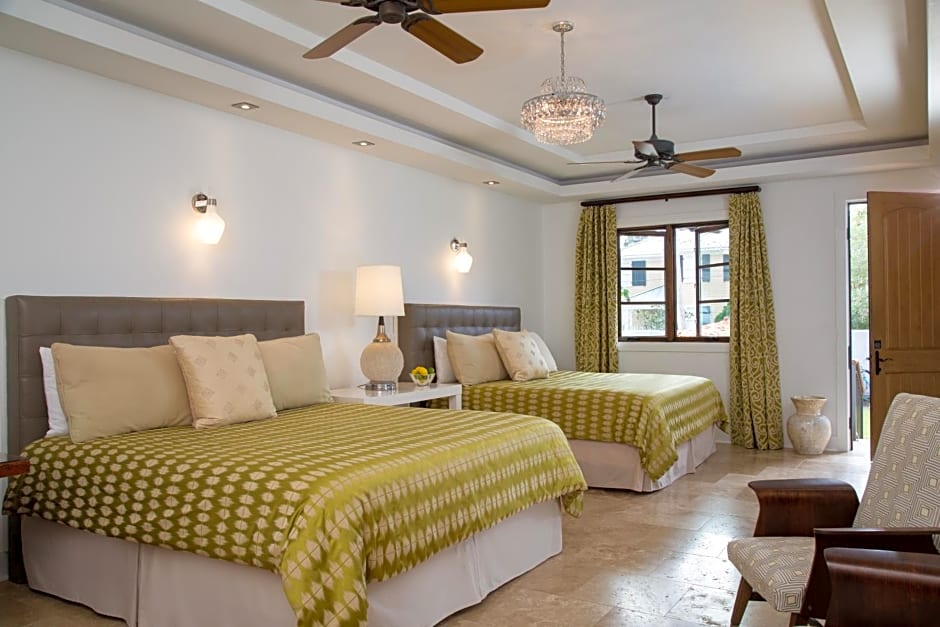 Black Dolphin Inn