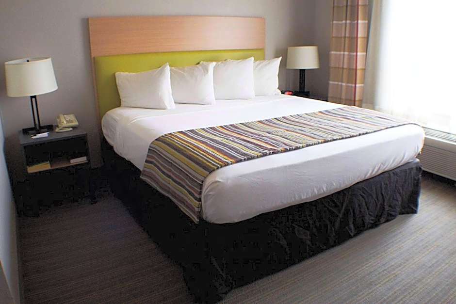 Country Inn & Suites by Radisson, Appleton Airport - Fox River Mall Area