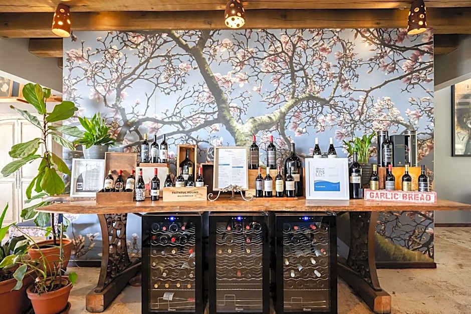 Casterbridge Hollow Boutique Hotel