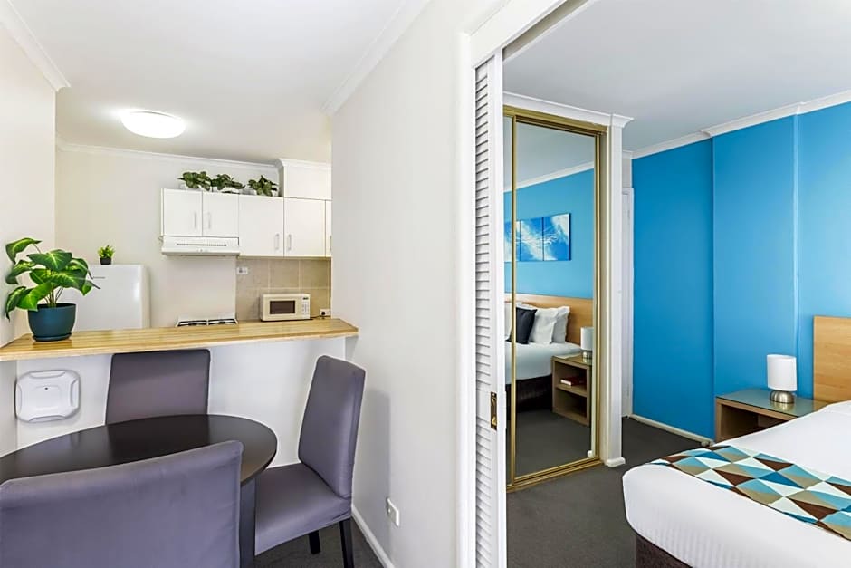 Metro Apartments on King