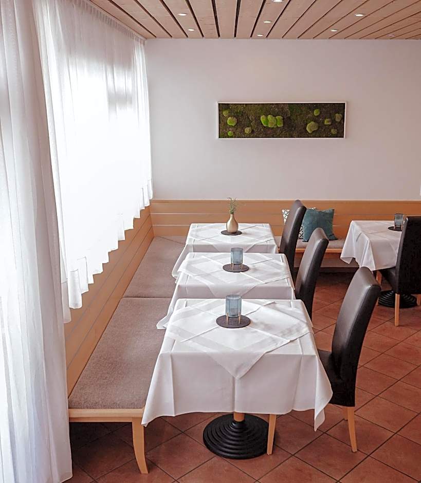 Hotel am Hachinger Bach by Blattl