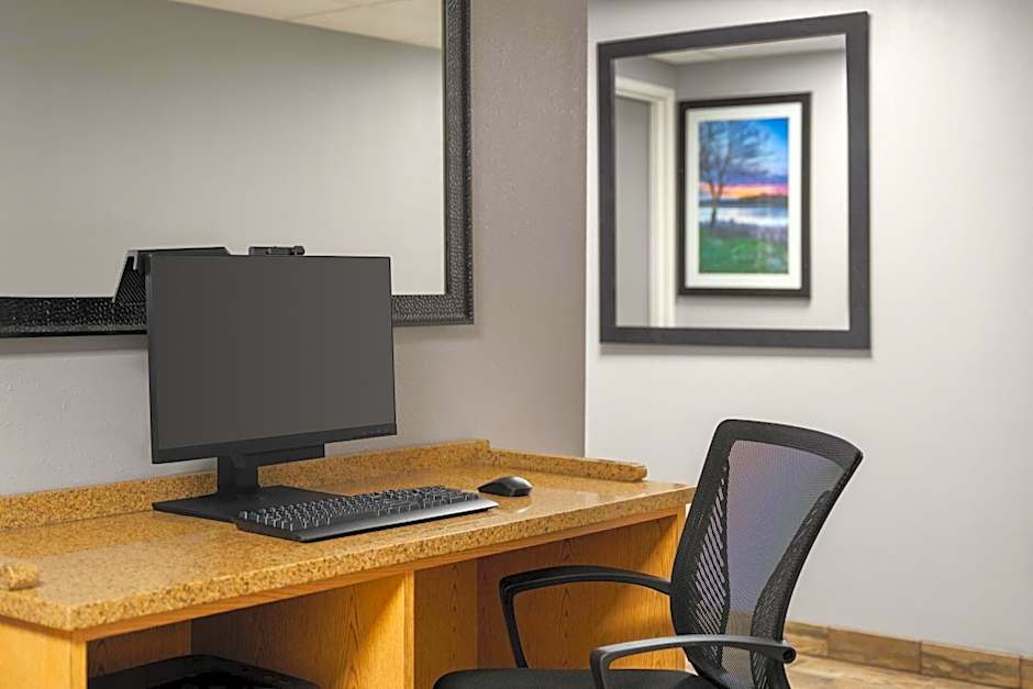 La Quinta Inn & Suites by Wyndham Chicago Tinley Park