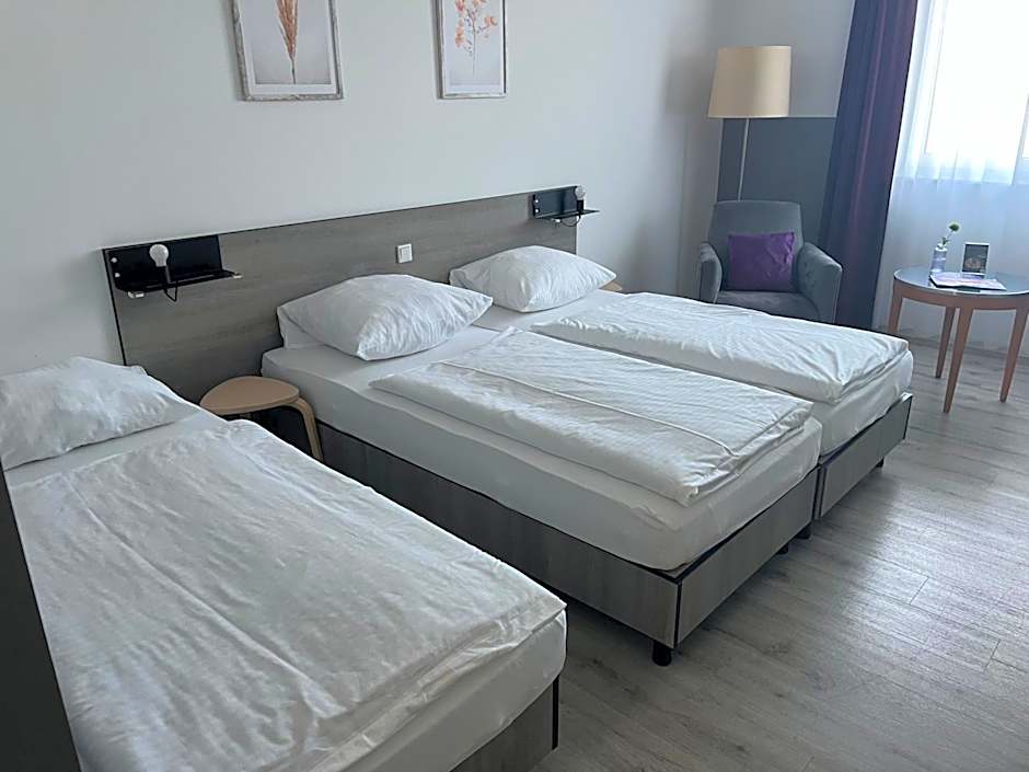 PRIMA Inn HOTEL & HOF NEURUPPIN - digitales & rezeptionsloses Motel