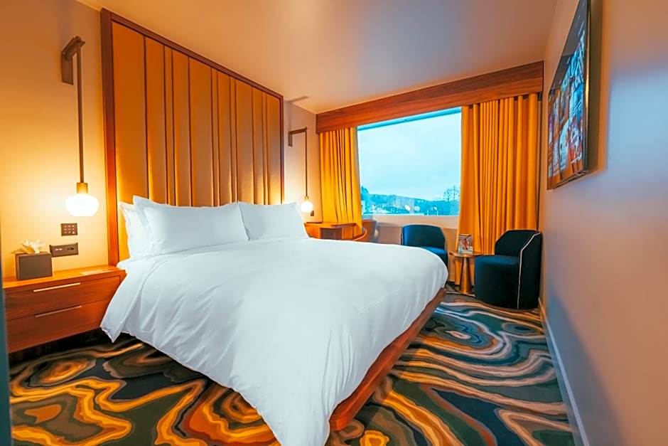 Superior East Wing Rooms by FIVE Zurich