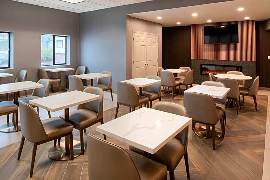 La Quinta Inn & Suites by Wyndham Seattle Sea-Tac Airport