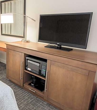 King Room - Hearing Access/Non-Smoking