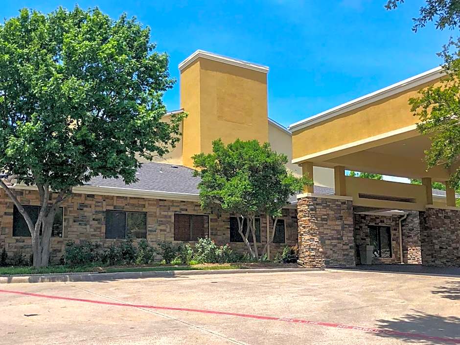 Comfort Suites NW Dallas Near Love Field