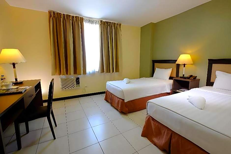 OYO 187 The Maxwell Hotel