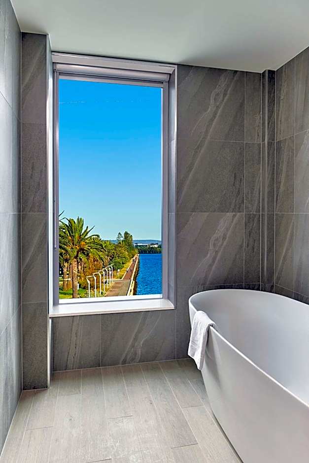 DoubleTree By Hilton Perth Waterfront