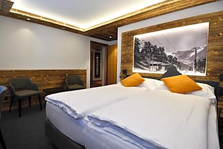 Deluxe Double Room with Matterhorn View
