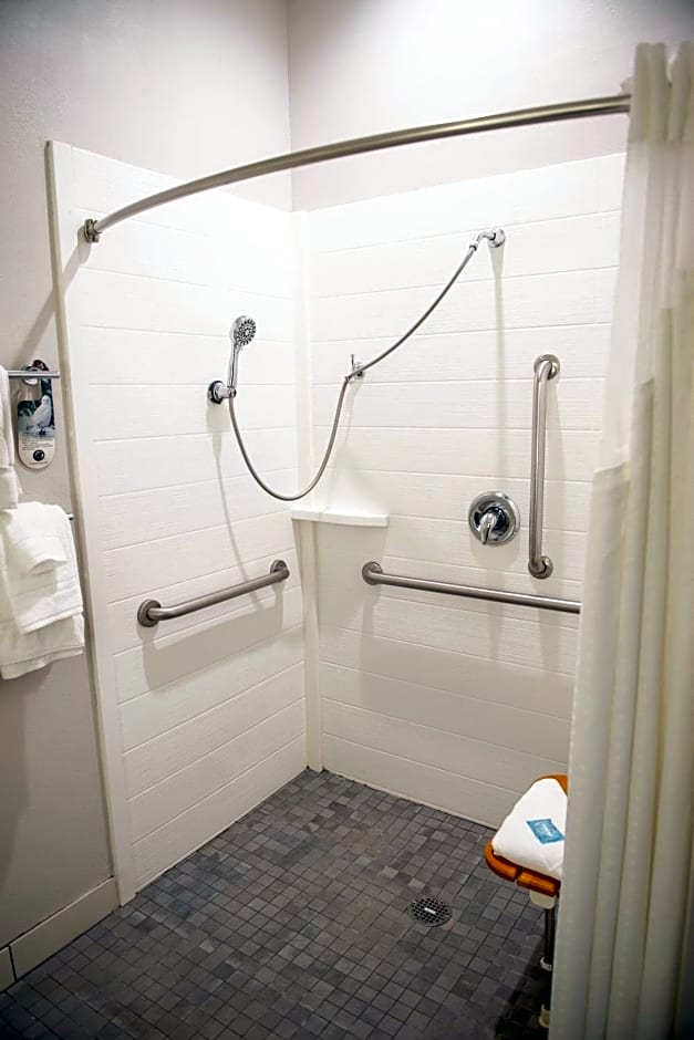 Holiday Inn Express Hotel & Suites Sedalia By IHG
