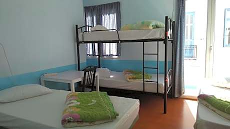 Bed in 4-Bed Mixed Dormitory Room