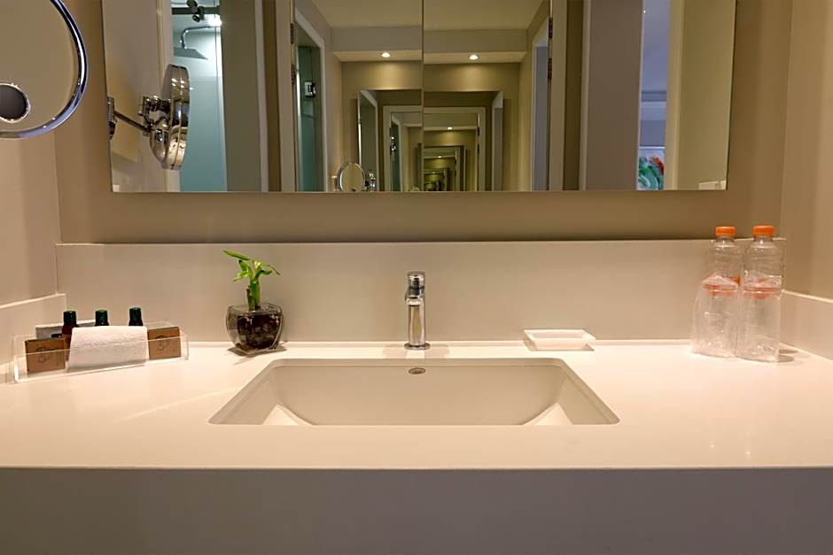 Isaaya Hotel Boutique by WTC